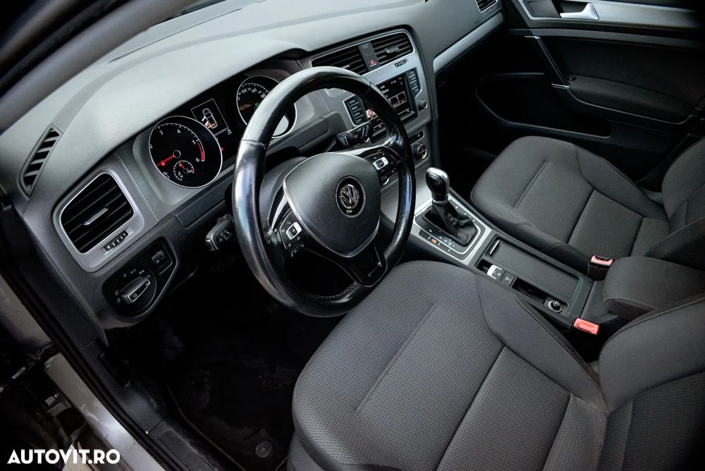 Volkswagen Golf 1.6 TDI BlueMotion Technology DSG Comfortline - 4