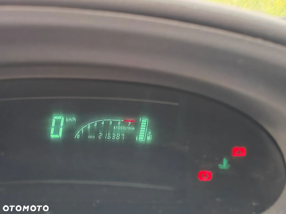 Toyota Yaris 1.3 Sol - 9