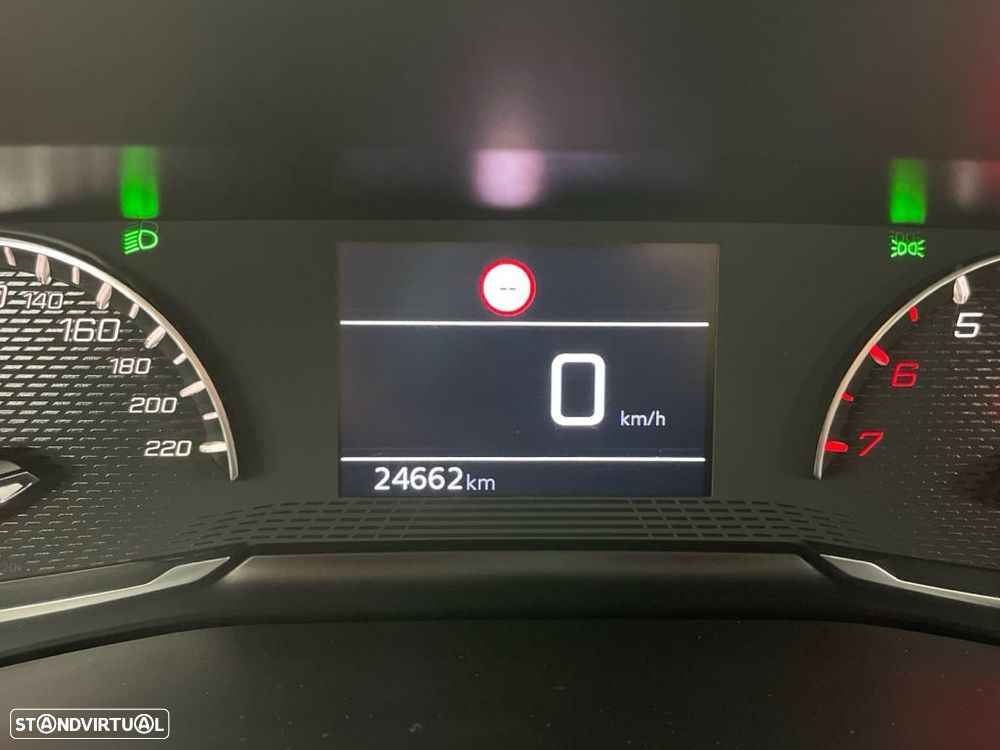 Peugeot 2008 1.2 PureTech Style - 9