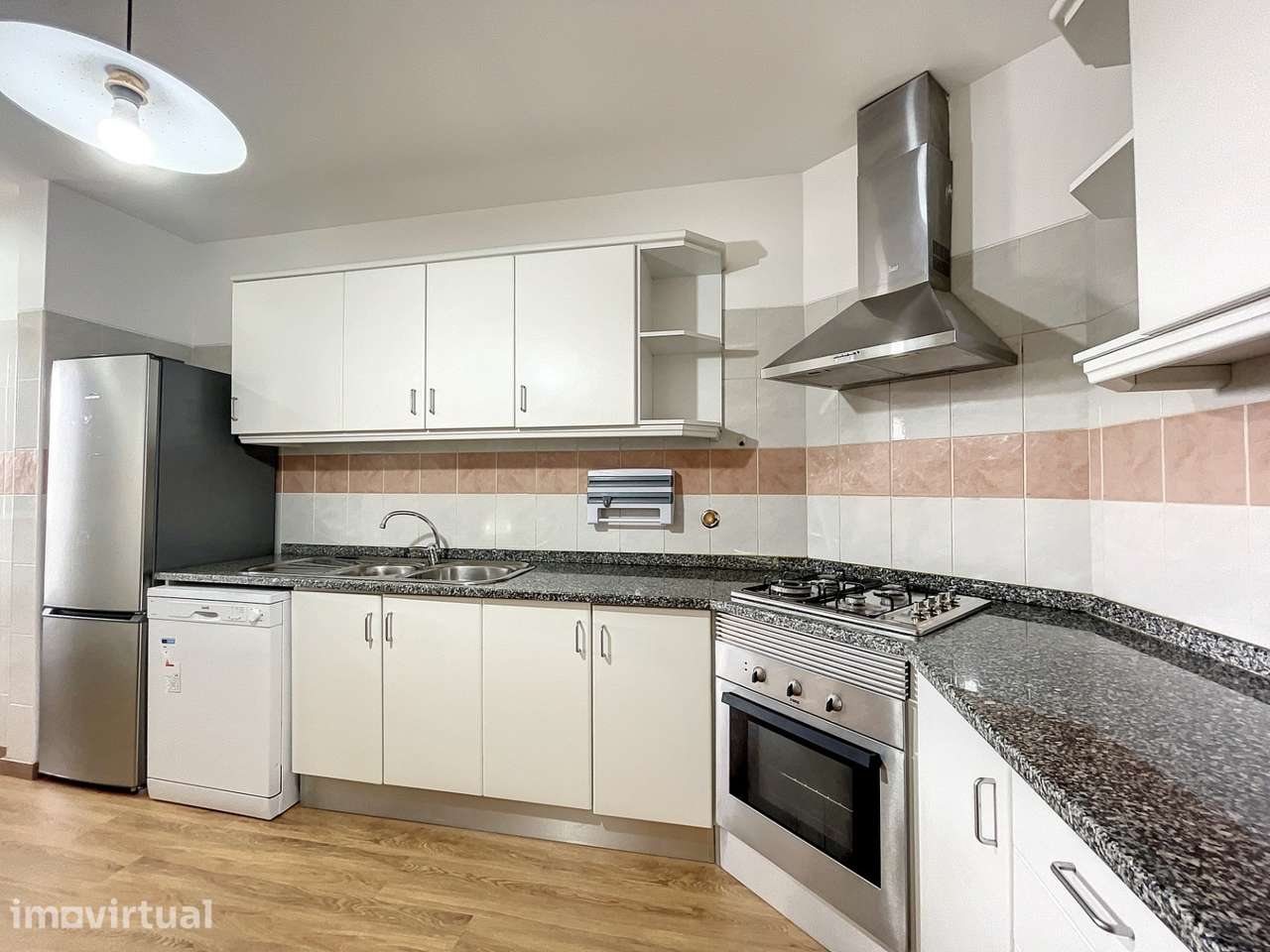 Arrenda-se apartamento Garajau com 2 quartos - Grande imagem: 3/8