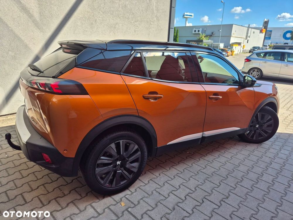 Peugeot 2008 BlueHDi 130 EAT8 GT - 11