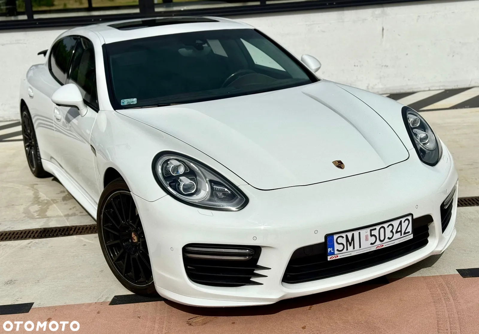 Porsche Panamera GTS PDK - 8