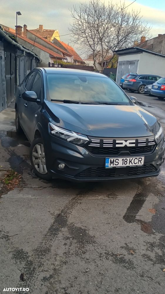 Dacia Logan TCe 90 Essential - 4