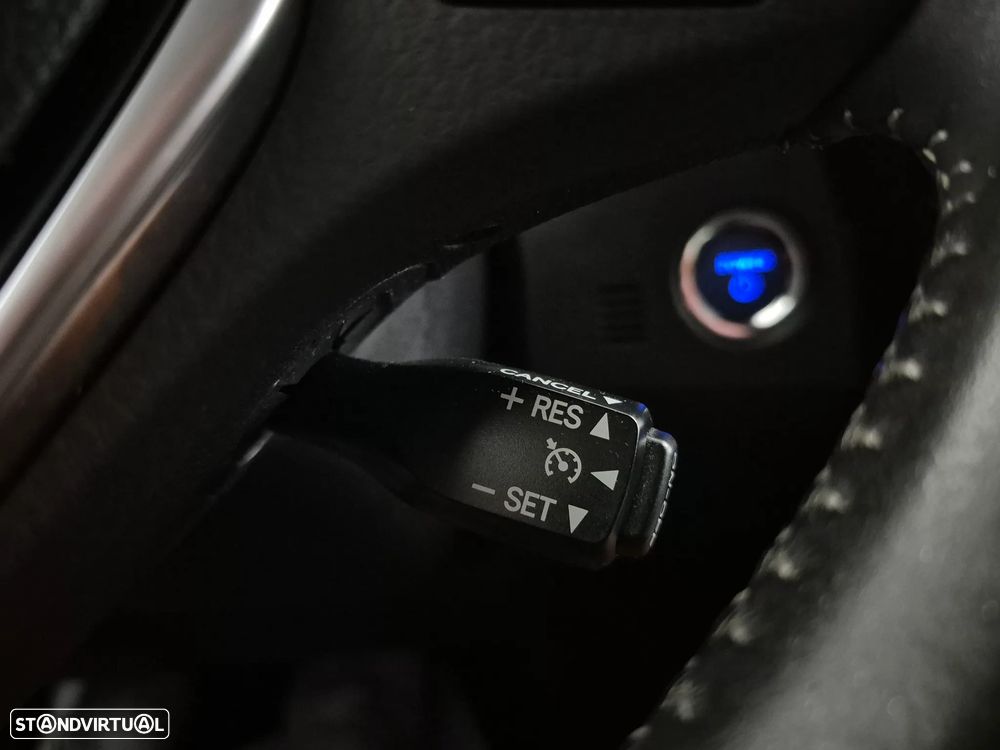 Toyota Auris 1.8 HSD Exclusive - 24
