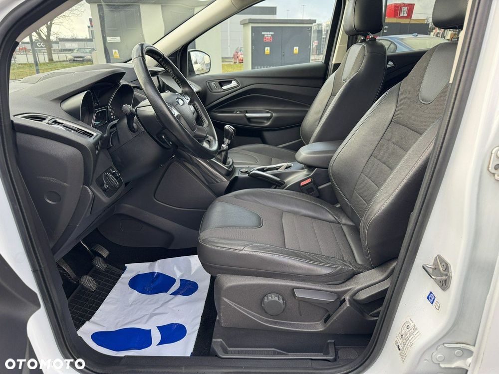 Ford Kuga 2.0 TDCi 2x4 Titanium - 20