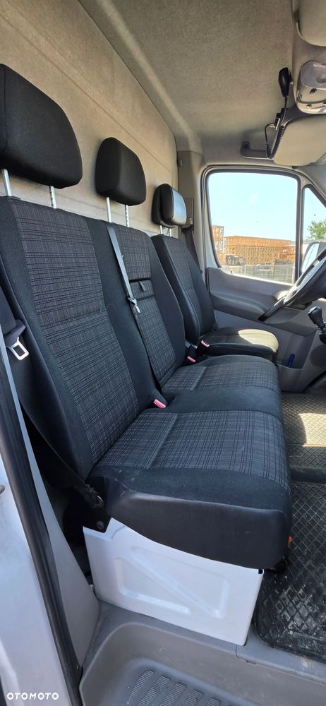Mercedes-Benz SPRINTER - 16