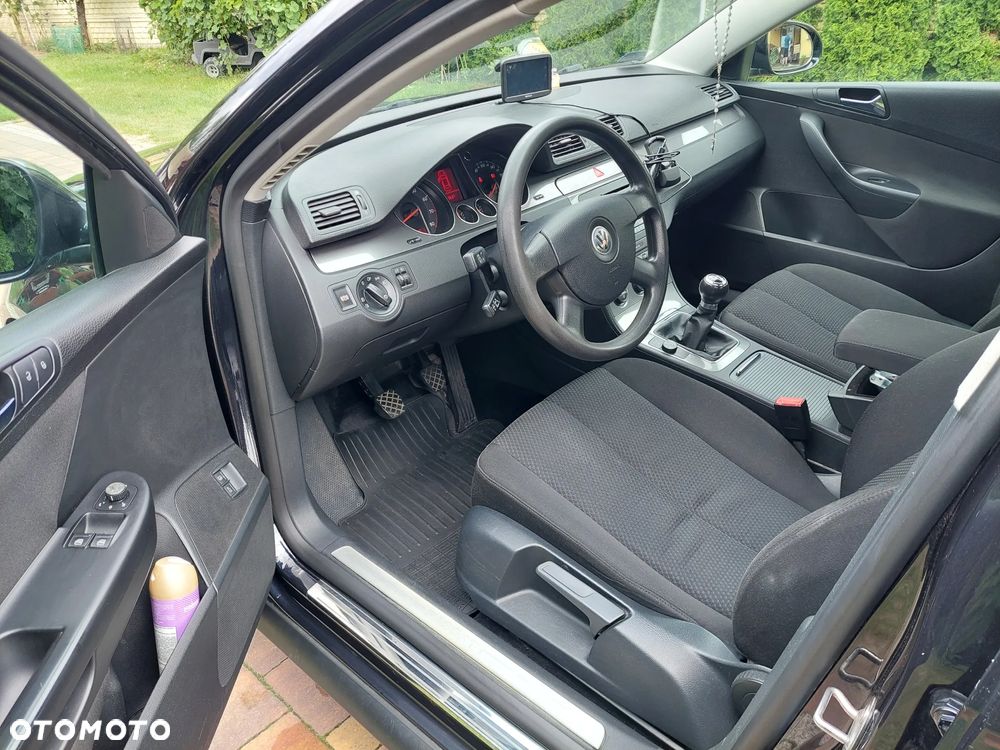 Volkswagen Passat 1.6 FSI Comfortline - 8
