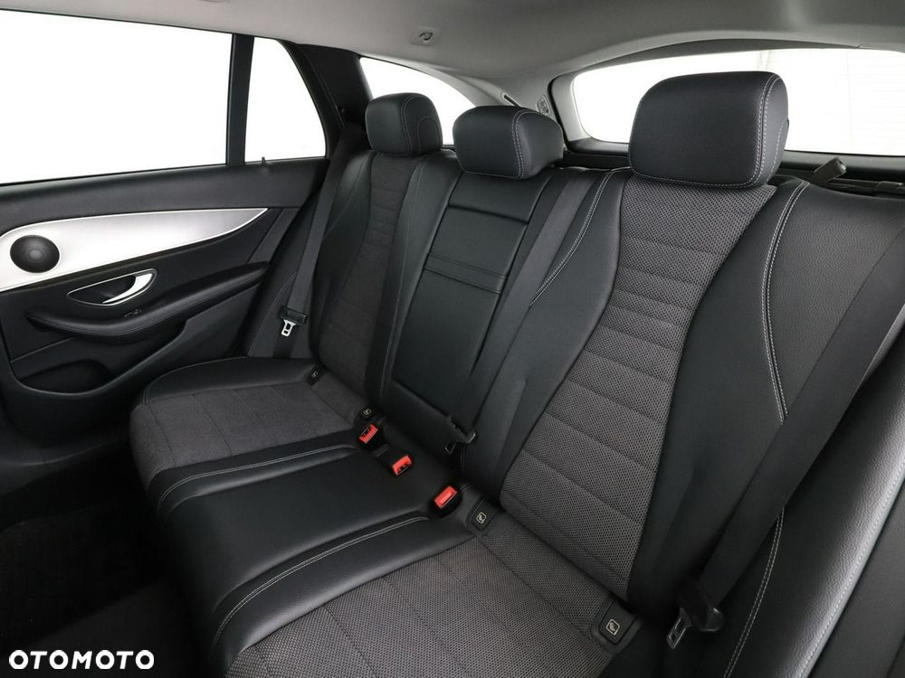Mercedes-Benz Klasa E 220 d Avantgarde - 18