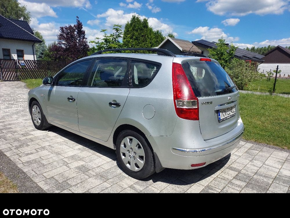Toyota Auris 2008 photo 3