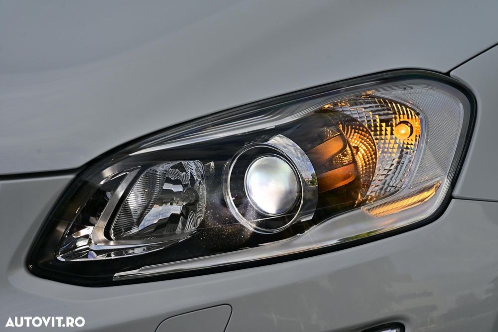 Volvo XC 60 D5 AWD Geartronic Summum - 37