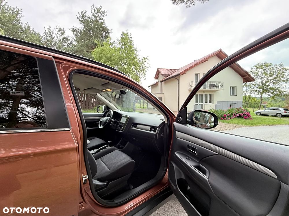 Mitsubishi Outlander 2.0 Intense + - 25