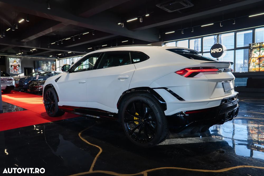 Lamborghini URUS - 4