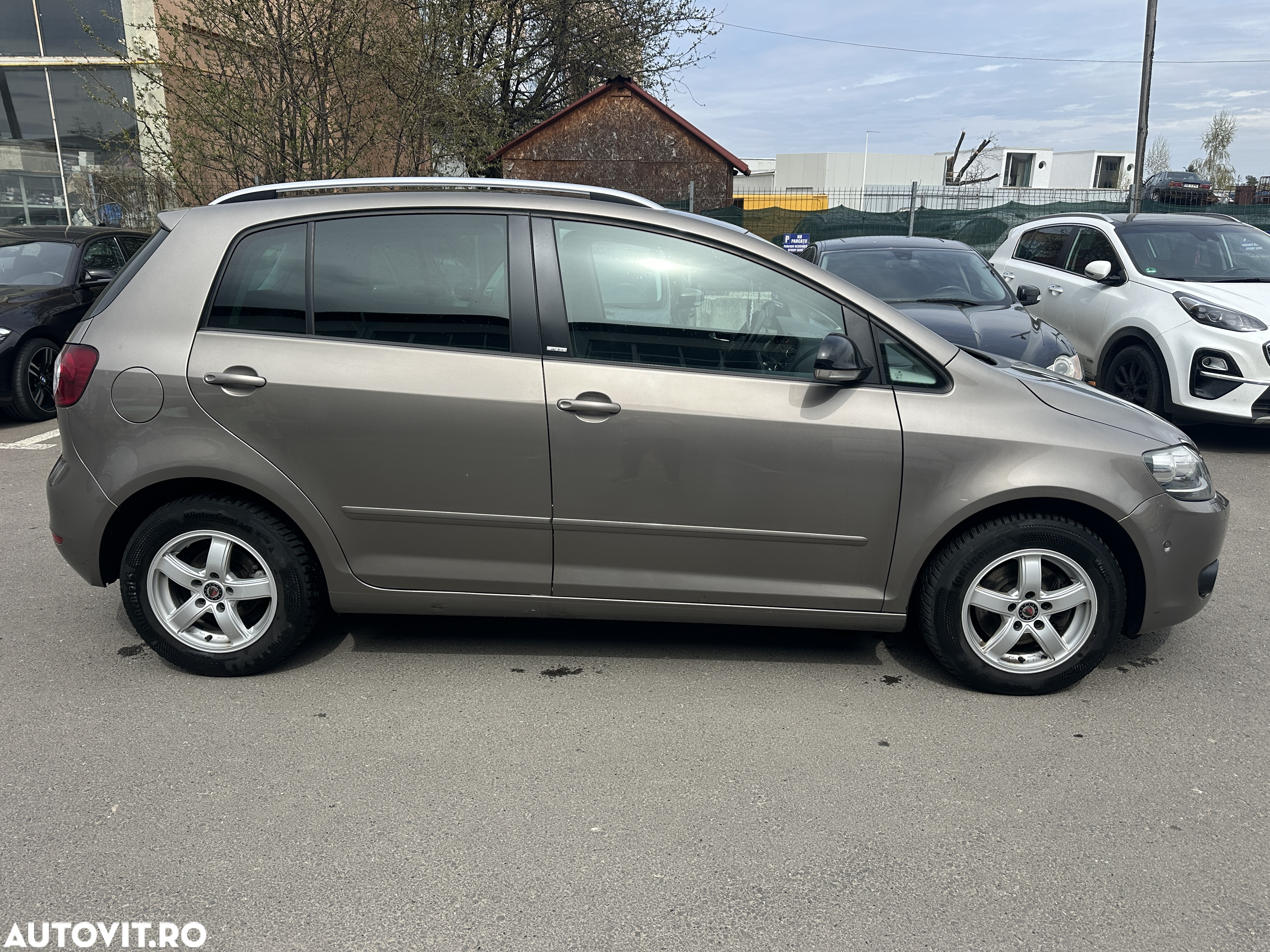 Volkswagen Golf Plus 1.6 TDI DPF Comfortline DSG - 12