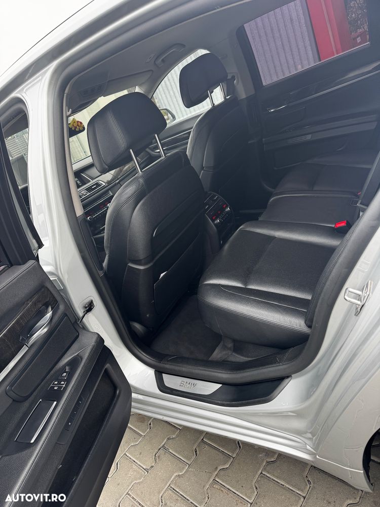BMW Seria 7 740d xDrive - 7