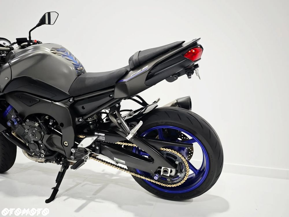 Yamaha FZ - 8