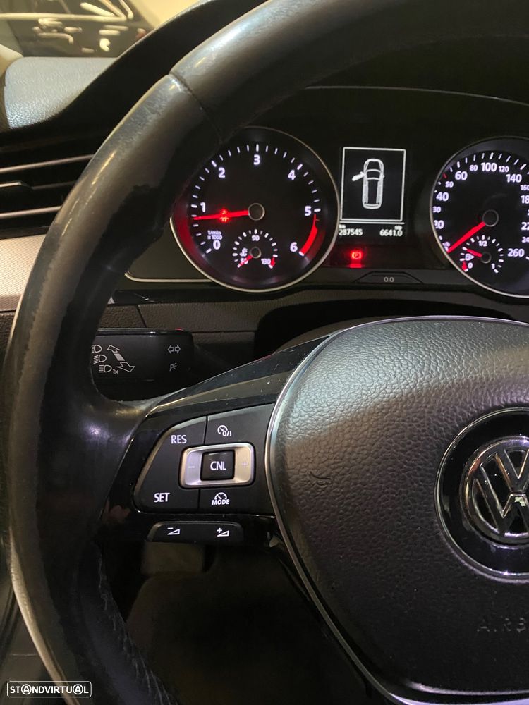 VW Passat Variant 1.6 TDI BlueMotion - 9