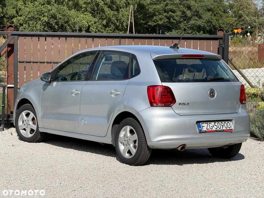 Volkswagen Polo 1.4 16V Comfortline DSG - 8