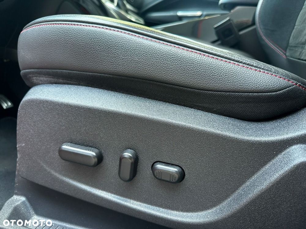 Ford Kuga 1.5 EcoBoost 2x4 ST-Line - 15