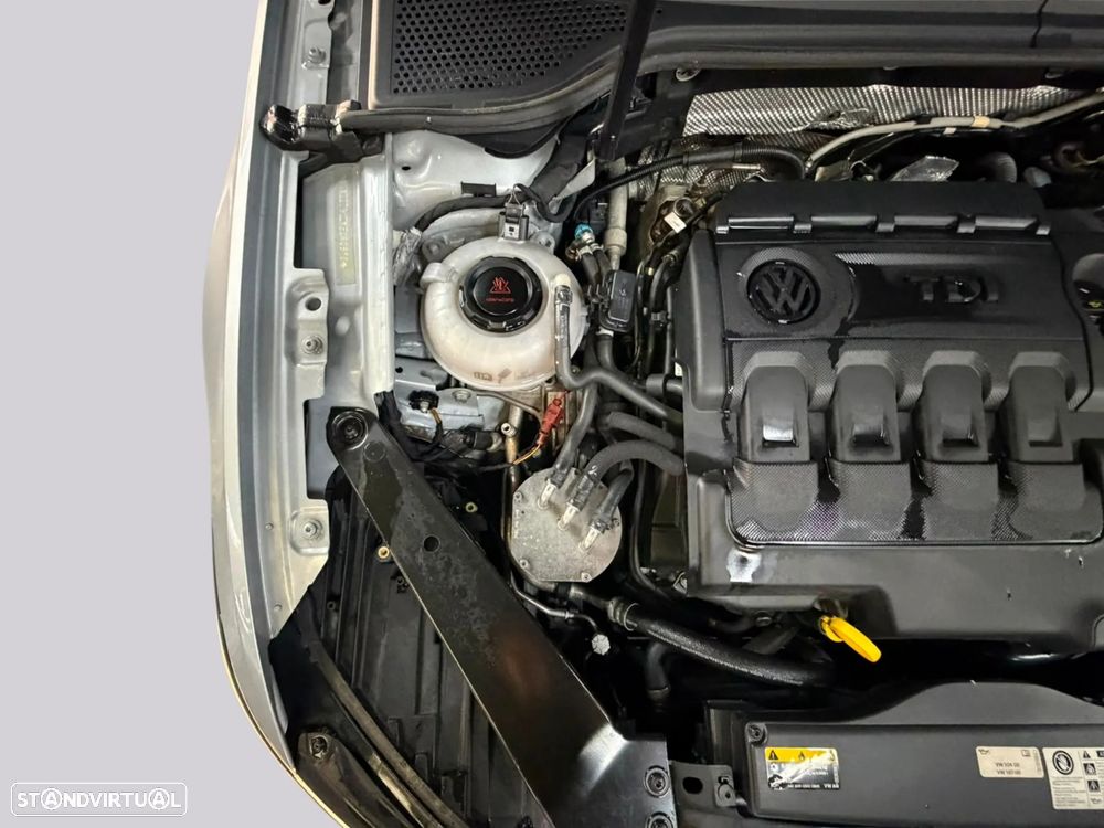 VW Passat 1.6 TDI Business DSG - 42