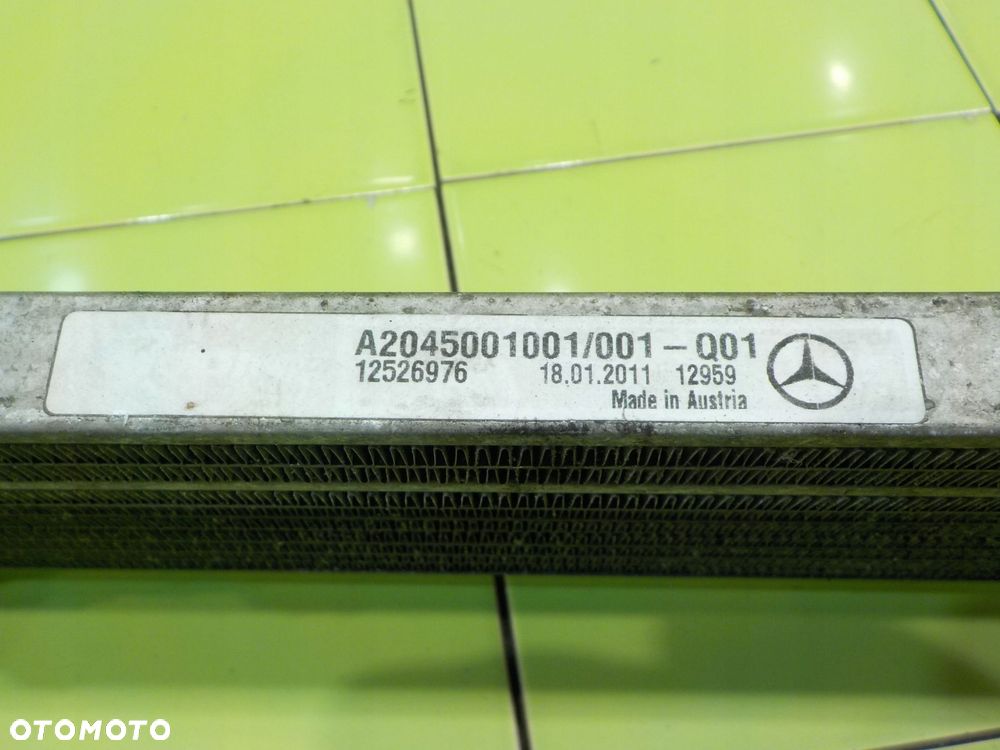 MERCEDES E C207 A207 3.0 CDI 11r COUPE chlodnica oleju A2045001001 - 3