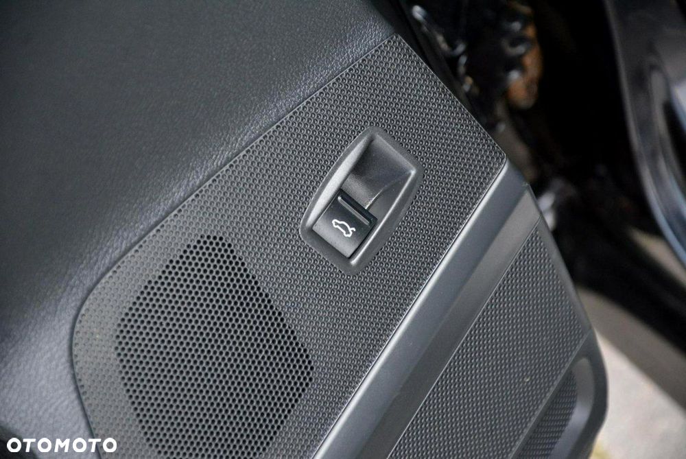 Volkswagen Passat - 36