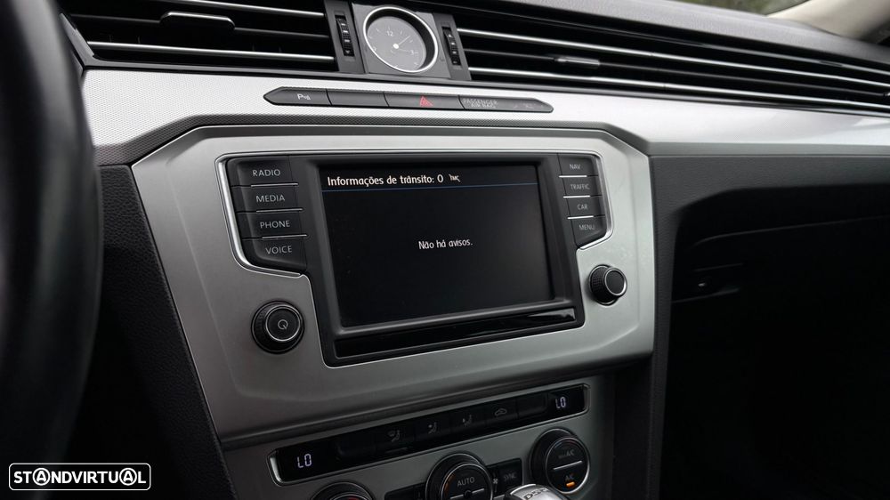 VW Passat Variant 2.0 TDi Highline DSG - 25