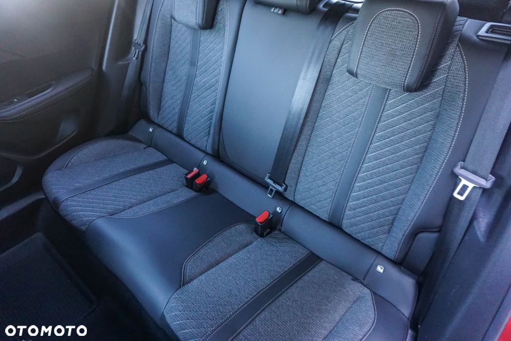 Peugeot 2008 1.2 PureTech Allure S&S - 31