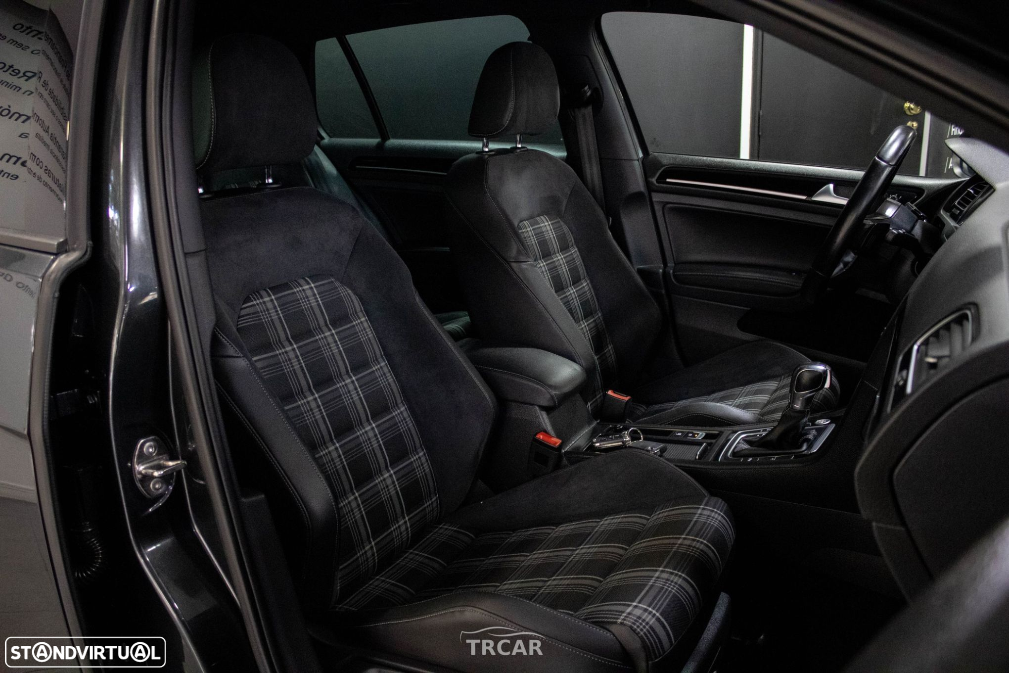 VW Golf 2.0 TDI GTD DSG - 25