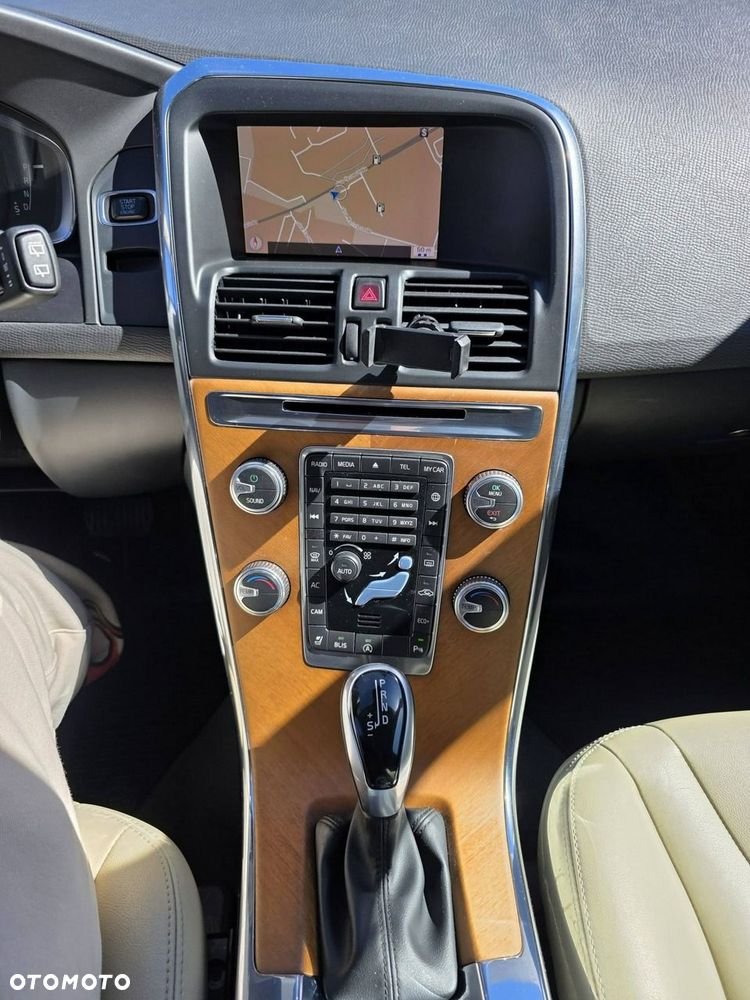 Volvo XC 60 T5 Geartronic Kinetic - 16