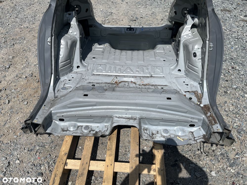 Dupa z dachem ćwiartka błotnik wanna pas tylny Peugeot 208 II ELEKTRYK - 10