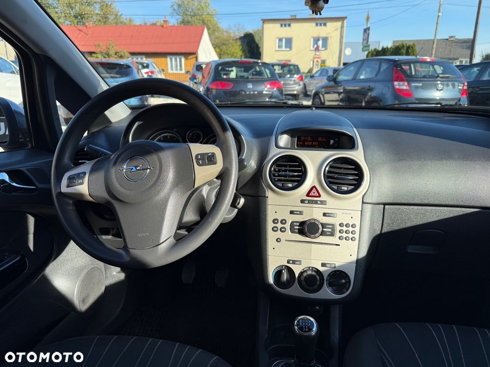 Opel Corsa 1.4 16V Cosmo - 9