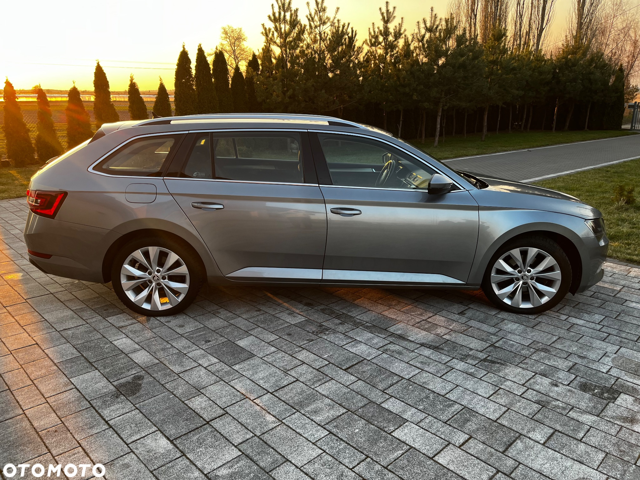 Skoda Superb 2.0 TDI Style DSG - 4