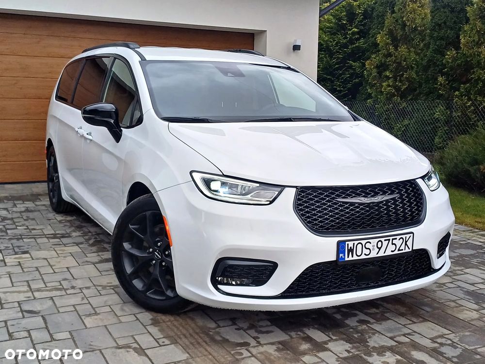 Chrysler Pacifica - 3