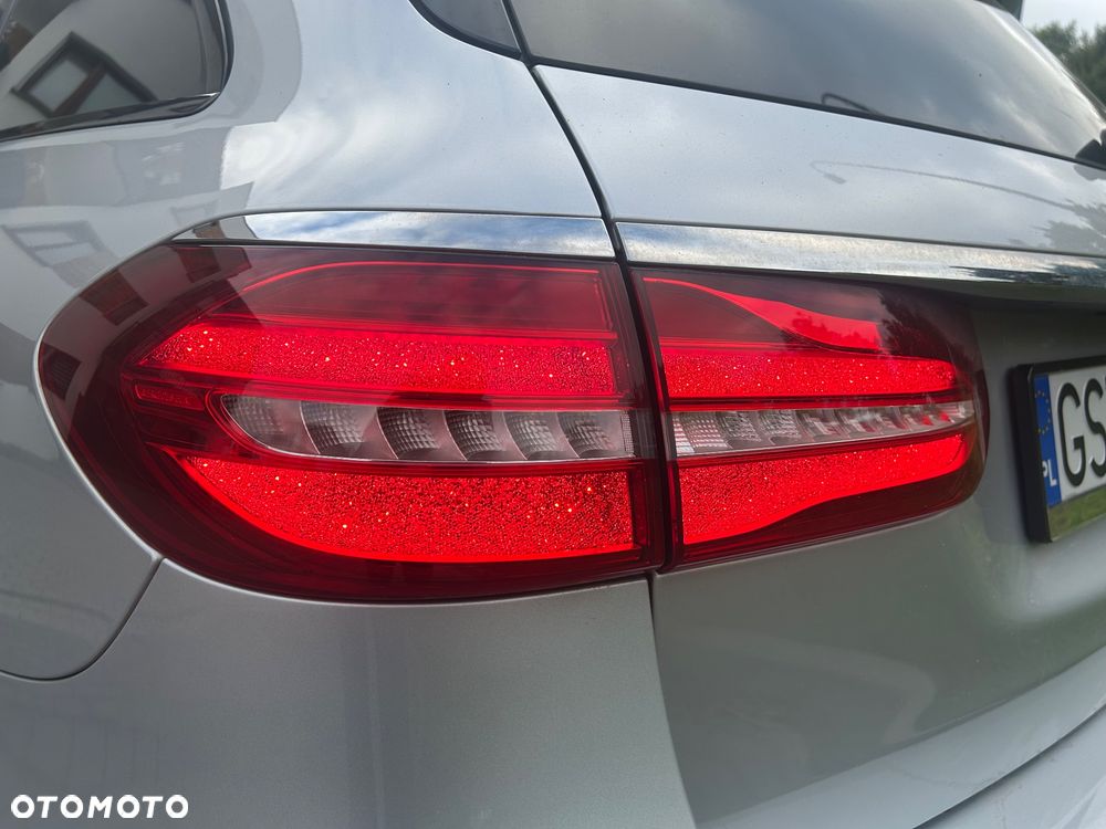 Mercedes-Benz Klasa E 220 d T 9G-TRONIC - 15