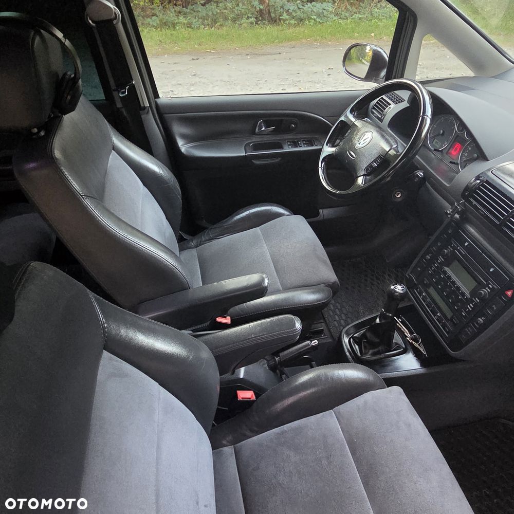 Volkswagen Sharan 2.0 TDI Highline - 24