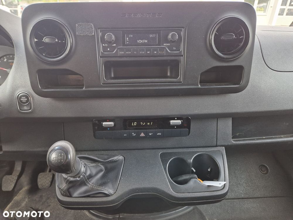 Mercedes-Benz Sprinter - 17