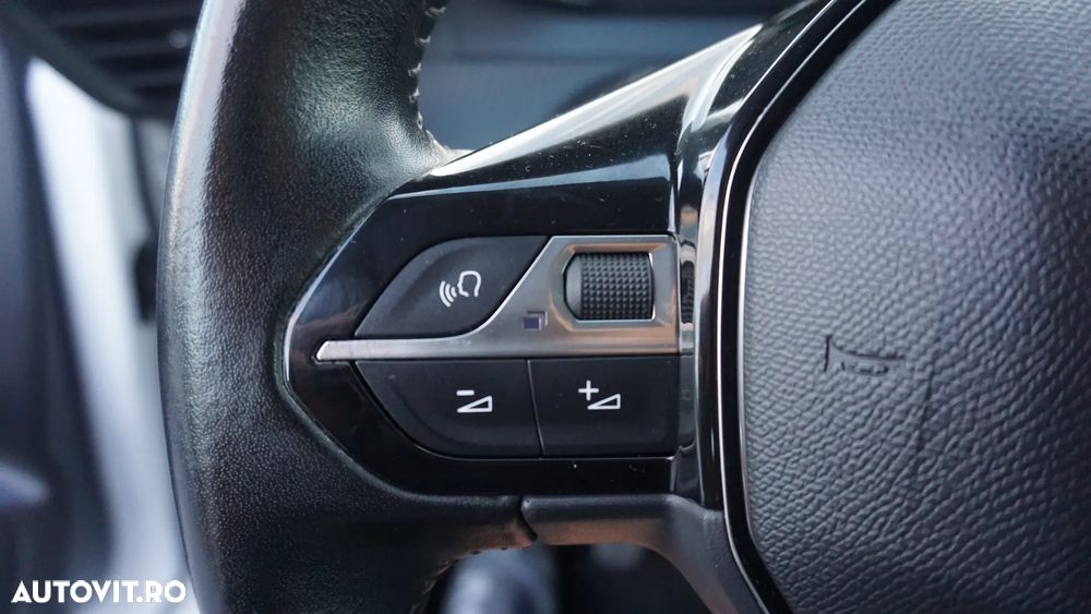 Peugeot 208 BlueHDi 100 GT - 20