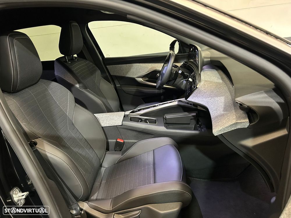 Peugeot 3008 1.2 Hybrid Allure Pack e-DCS6 - 17