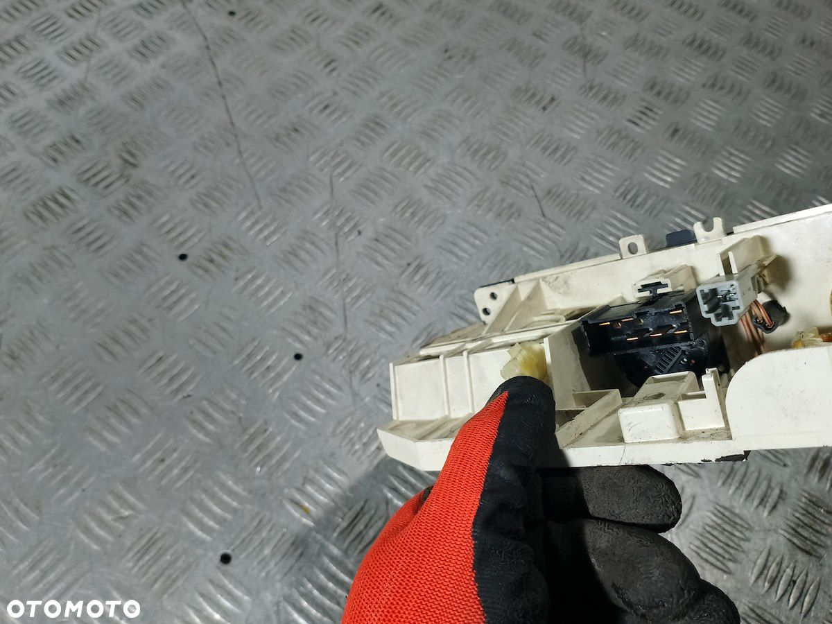 PANEL NAWIEWU KLIMATYZACJI HONDA CIVIC VII - 4