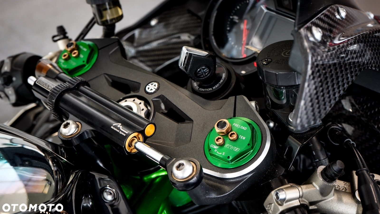 Kawasaki H2 - 22