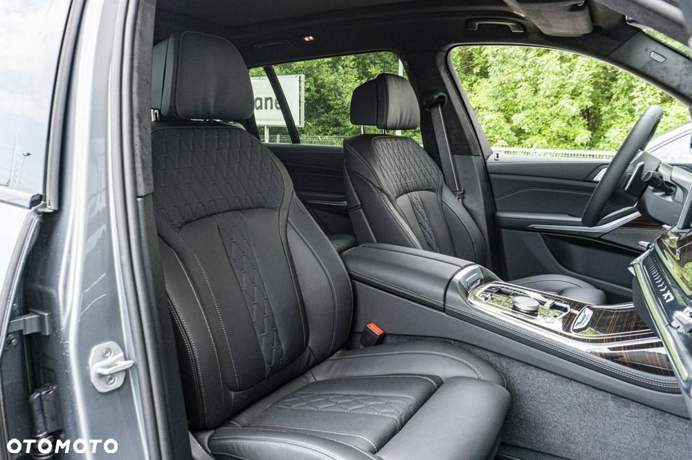 BMW X7 - 23