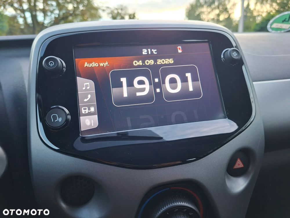 Toyota Aygo x-play connect - 22