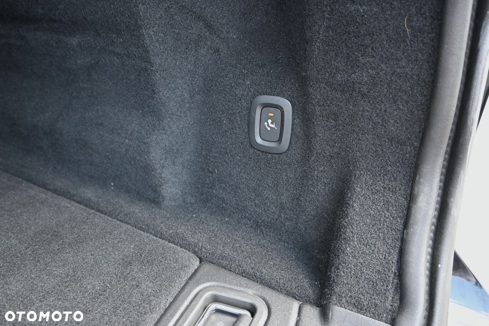 Volvo XC 60 D4 Geartronic Momentum - 35