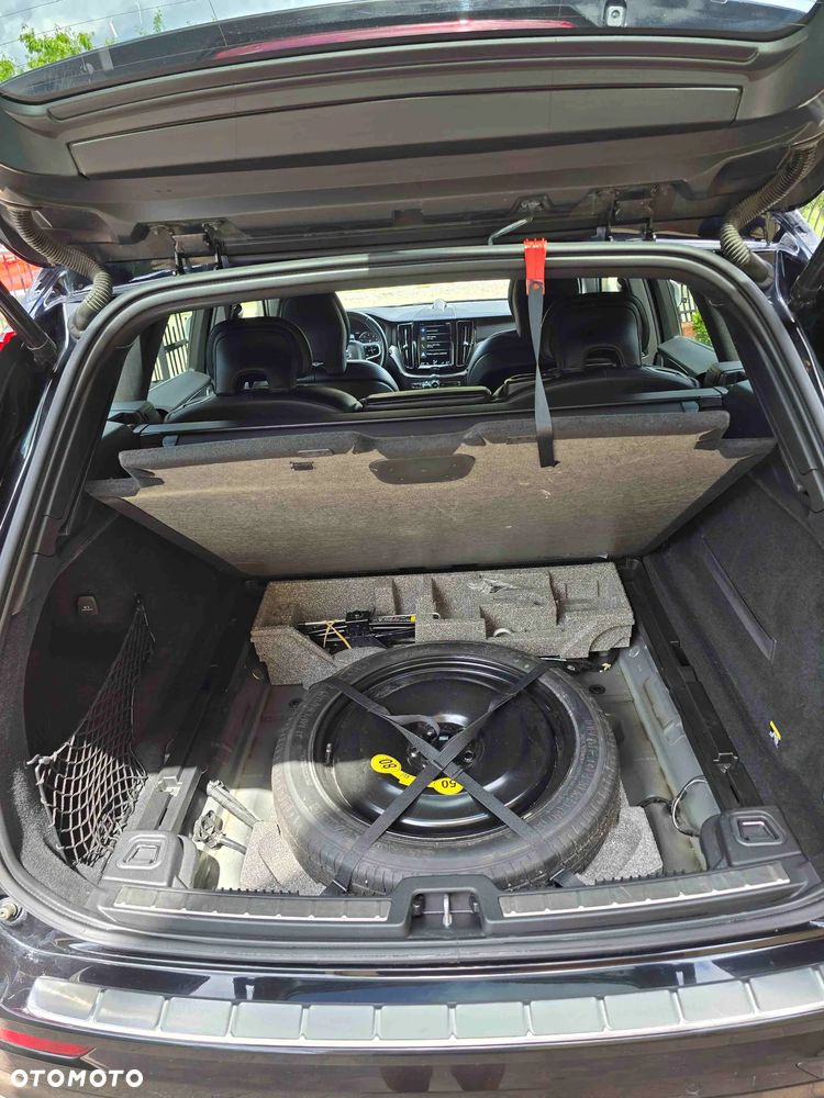 Volvo XC 60 T6 AWD R-Design - 10