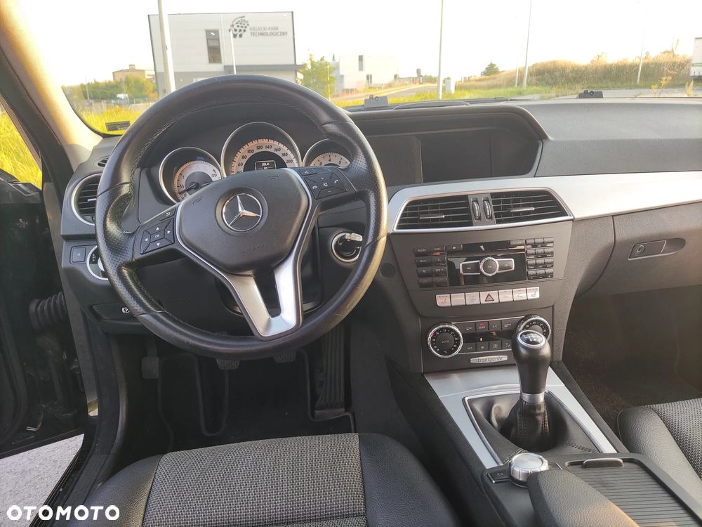 Mercedes-Benz Klasa C 180 BlueEFFICIENCY Avantgarde - 34