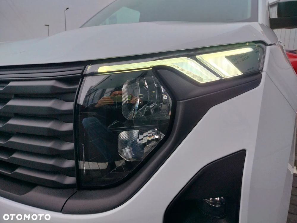 Ford Transit Courier - 16