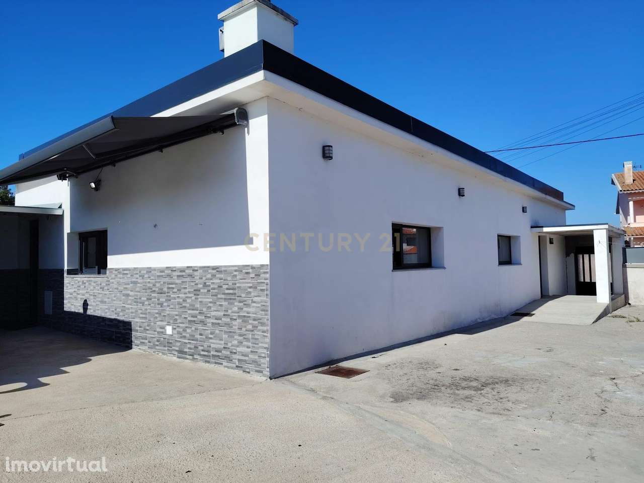 Moradia térrea T2+1 restaurada na Póvoa do Valado - Grande imagem: 2/21