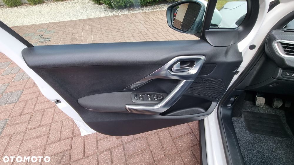 Peugeot 2008 - 15