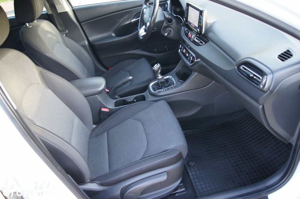 Hyundai i30 1.6 D Comfort - 8