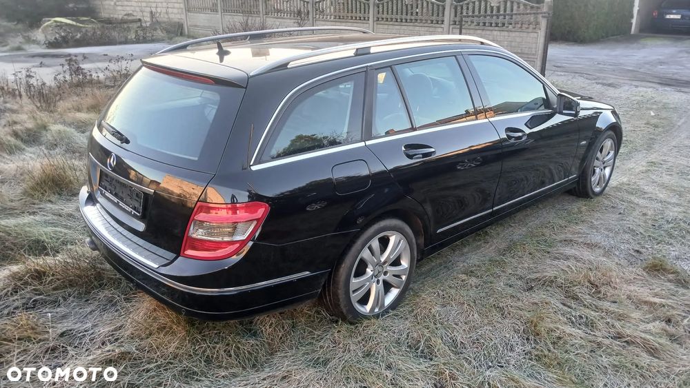 Mercedes-Benz Klasa C 220 CDI DPF BlueEFFICIENCY Avantgarde Edition - 5